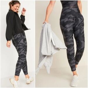 Old Navy Camouflage Activewear Set